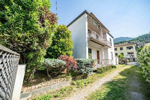 casa indipendente in vendita a Calolziocorte