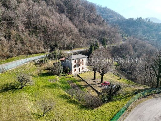 casa indipendente in vendita a Calolziocorte in zona Rossino