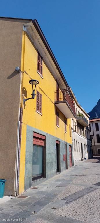 casa indipendente in vendita a Calolziocorte in zona Foppenico