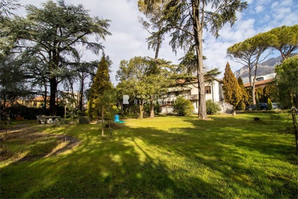 casa indipendente in vendita a Calolziocorte in zona Pascolo
