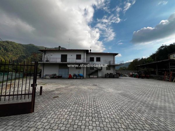 appartamento in vendita a Carenno
