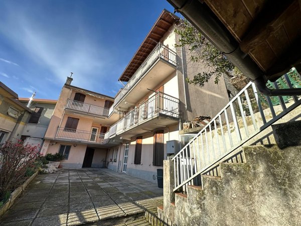 casa indipendente in vendita a Carenno