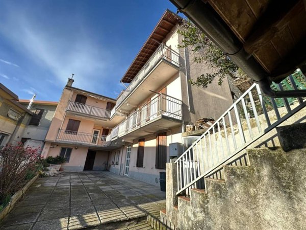 casa indipendente in vendita a Carenno