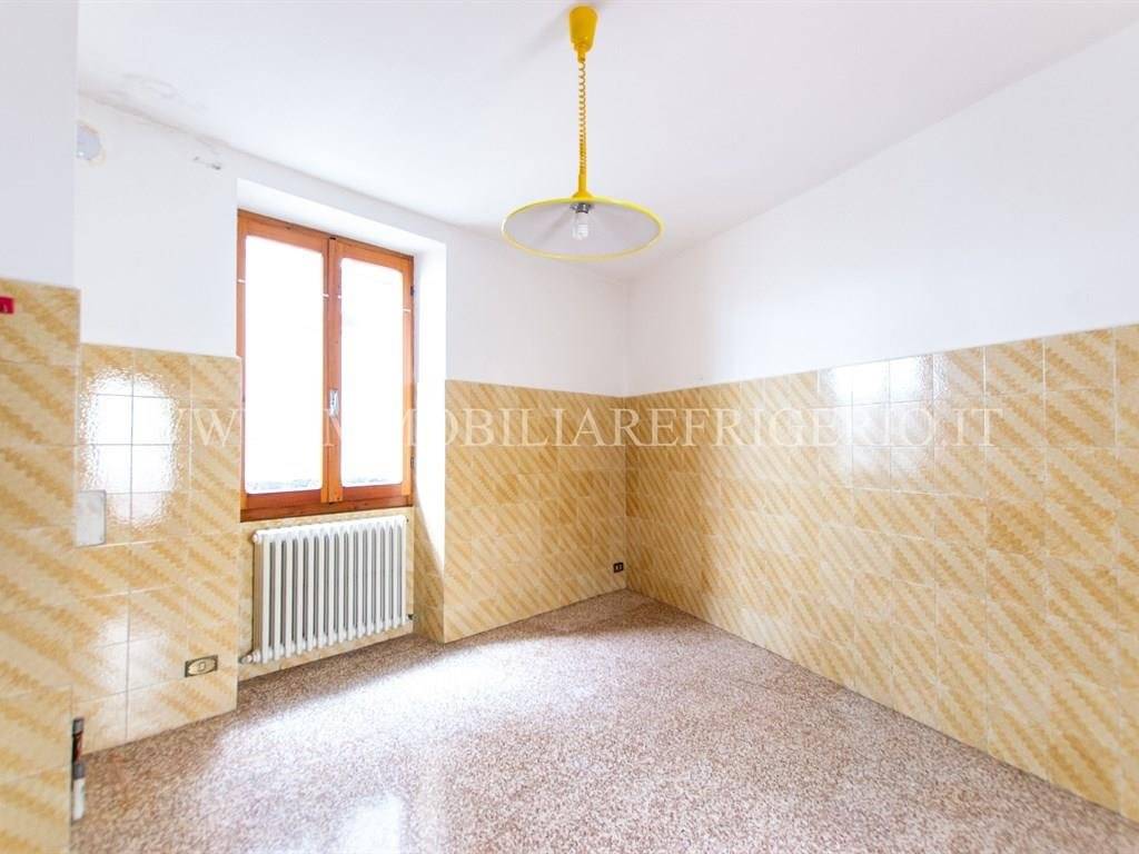 casa indipendente in vendita a Carenno