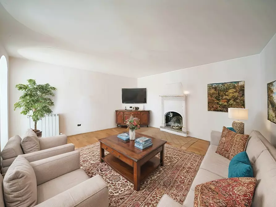 casa indipendente in vendita a Carenno