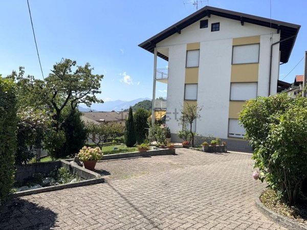 casa indipendente in vendita a Carenno