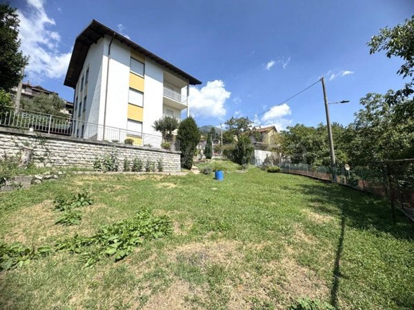 casa indipendente in vendita a Carenno