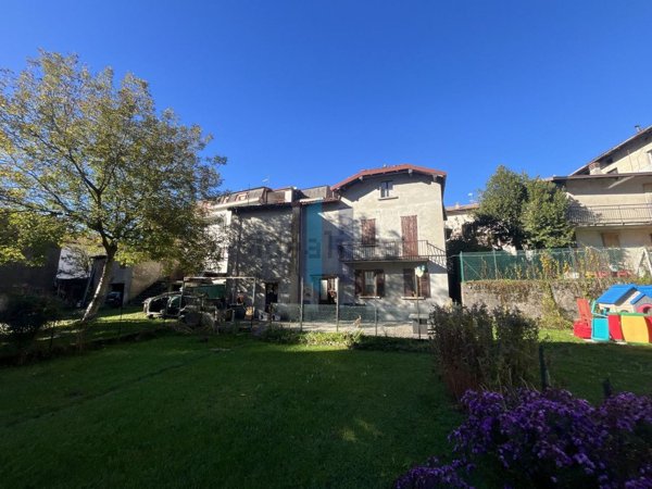 casale in vendita a Carenno