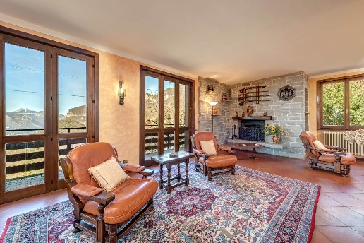 casa indipendente in vendita a Carenno