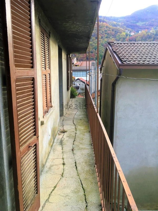 casale in vendita a Carenno