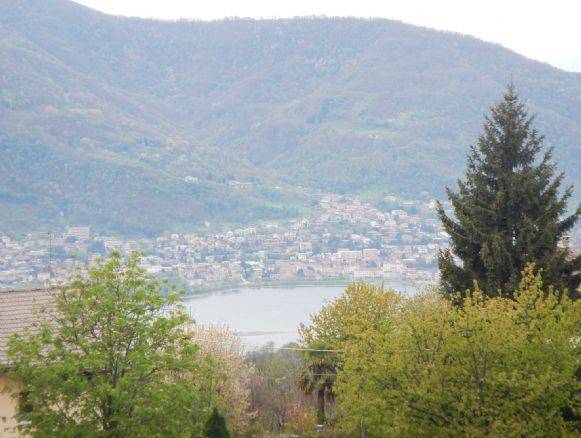 appartamento in vendita a Carenno