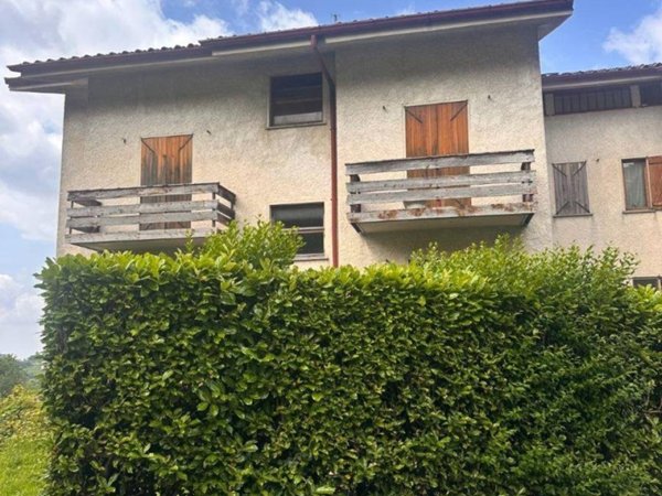 appartamento in vendita a Carenno