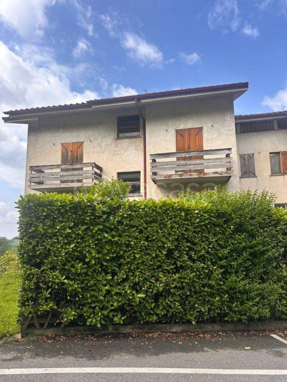 appartamento in vendita a Carenno