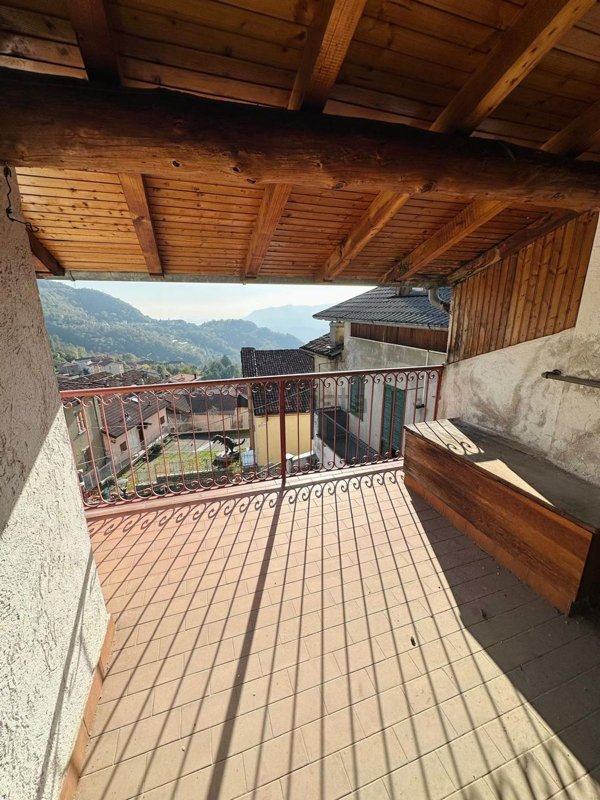 appartamento in vendita a Carenno