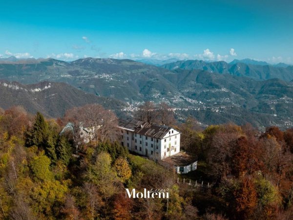 villa in vendita a Carenno in zona Boccio