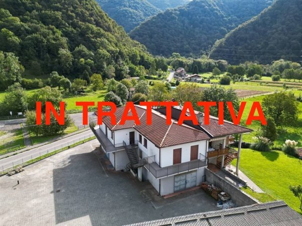 casa indipendente in vendita a Carenno