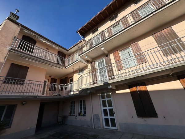 casa indipendente in vendita a Carenno