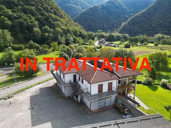 casa indipendente in vendita a Carenno