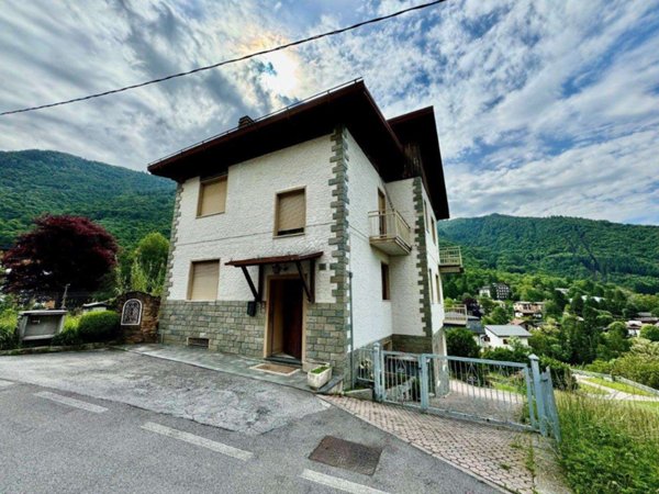 casa indipendente in vendita a Casargo in zona Narro