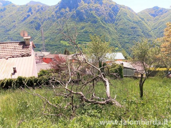 villa in vendita a Casargo in zona Narro