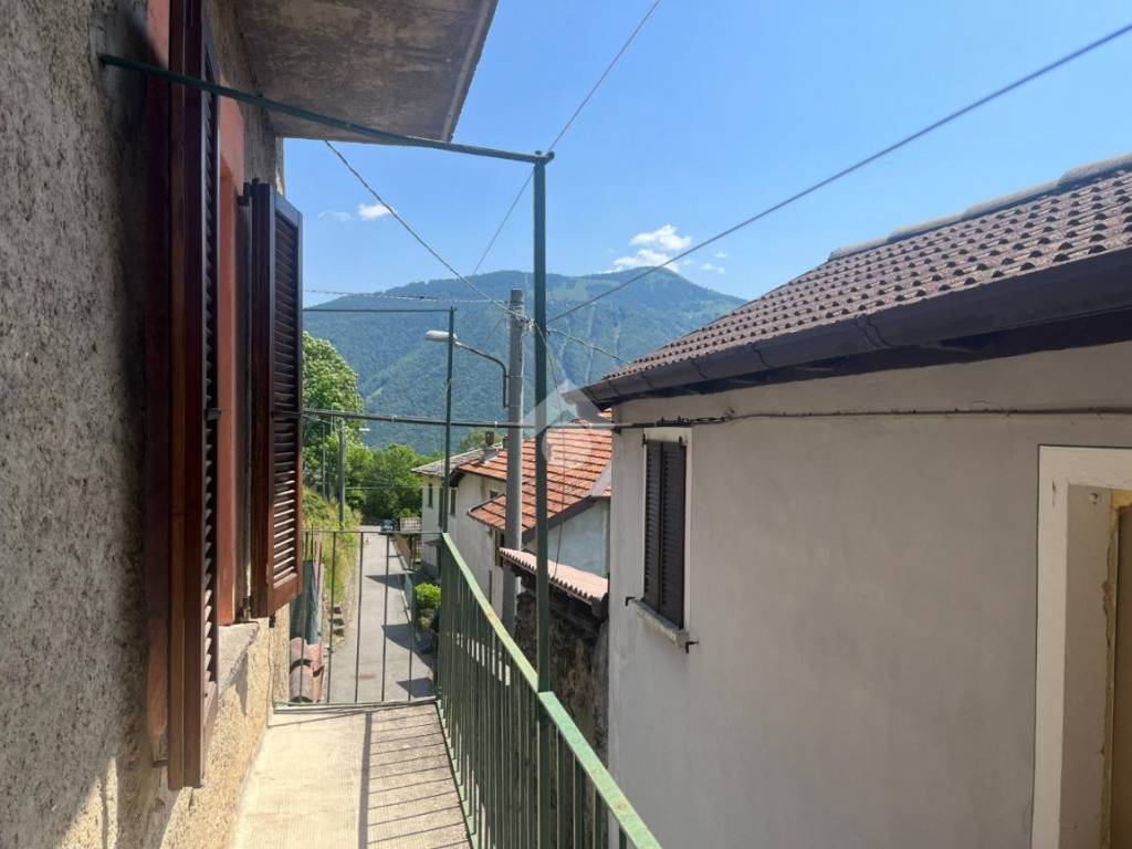 appartamento in vendita a Casargo in zona Narro