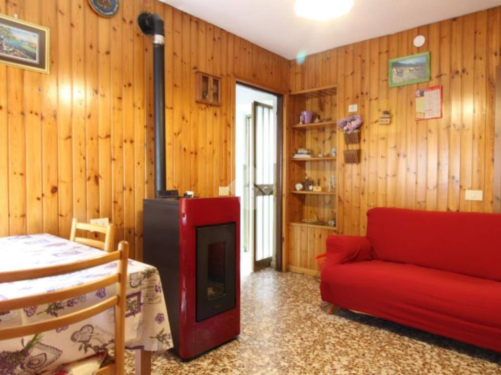 appartamento in vendita a Casargo