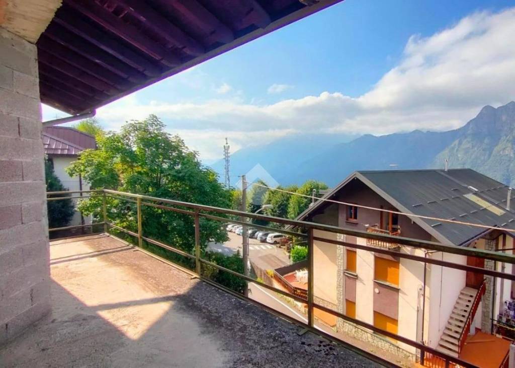 casa indipendente in vendita a Casargo in zona Narro