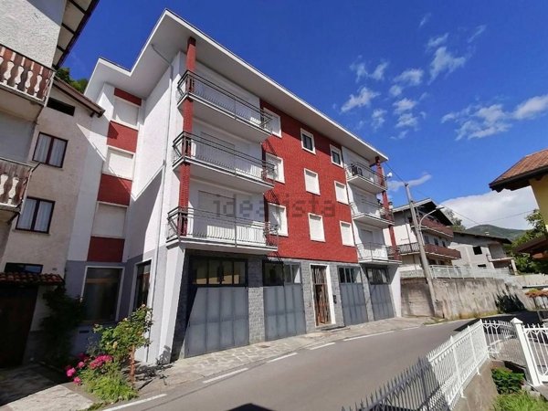 appartamento in vendita a Casargo in zona Narro