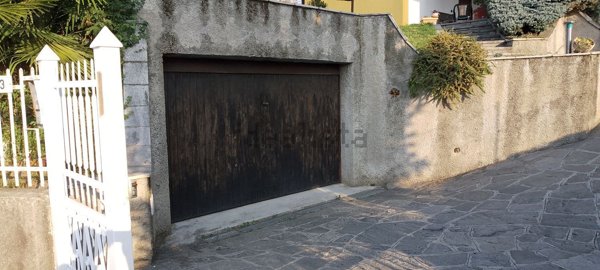 casa indipendente in vendita a Casatenovo