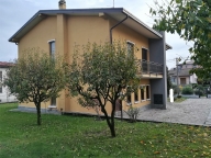 casa indipendente in vendita a Casatenovo