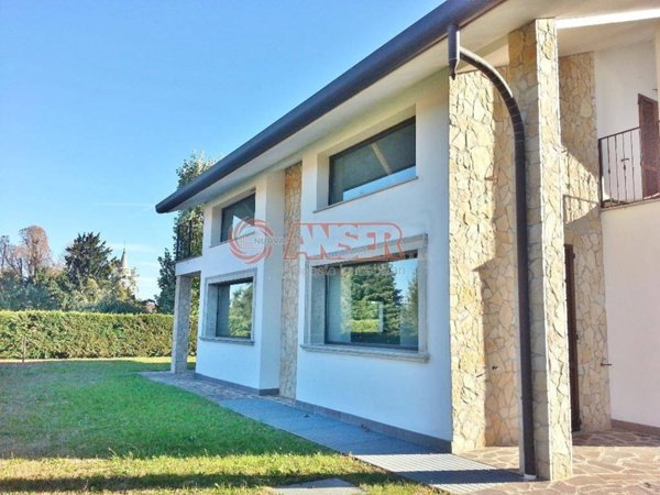 casa indipendente in vendita a Casatenovo