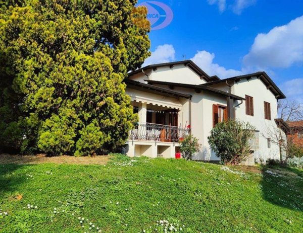 casa indipendente in vendita a Casatenovo