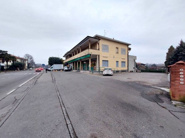 casa indipendente in vendita a Casatenovo in zona Campofiorenzo