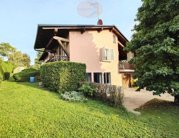 casa indipendente in vendita a Casatenovo