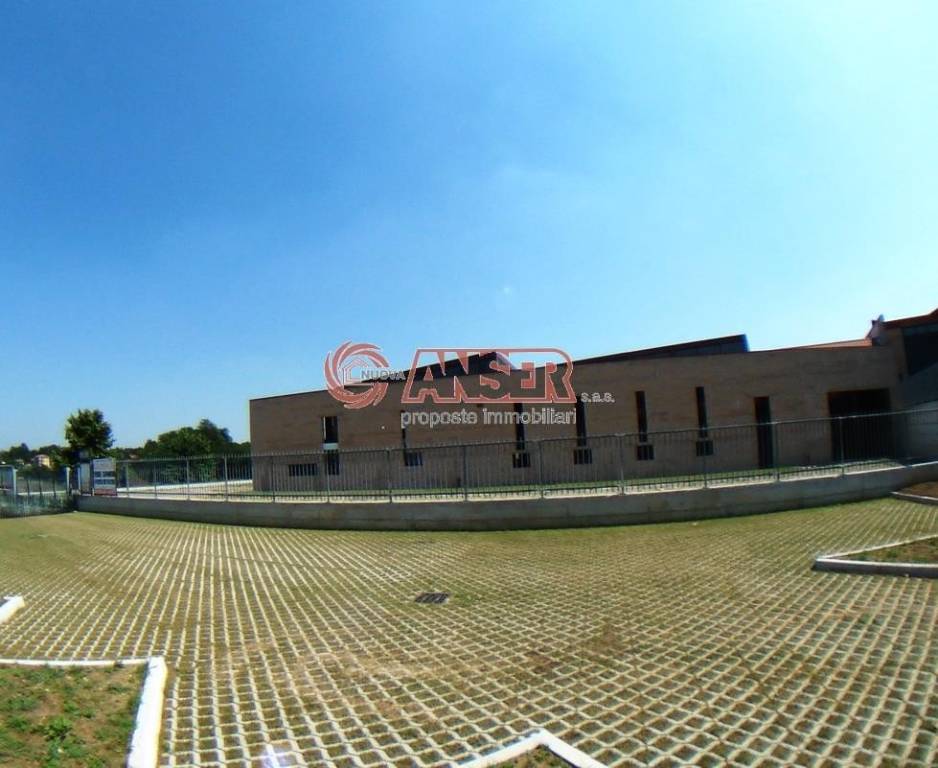 locale commerciale in vendita a Casatenovo