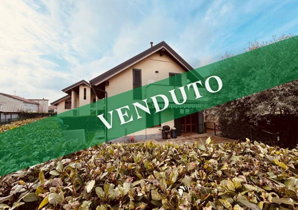appartamento in vendita a Casatenovo in zona Campofiorenzo