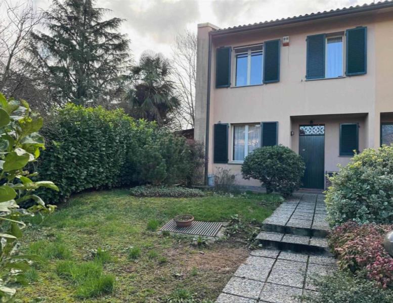 casa indipendente in vendita a Casatenovo in zona Campofiorenzo