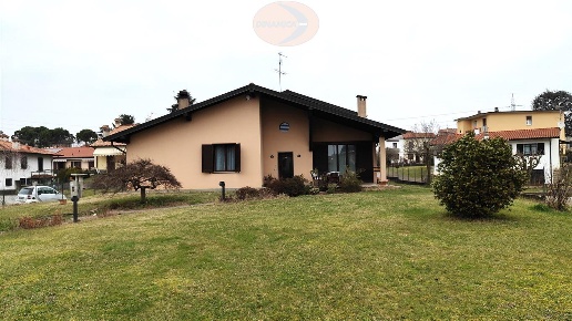 casa indipendente in vendita a Casatenovo