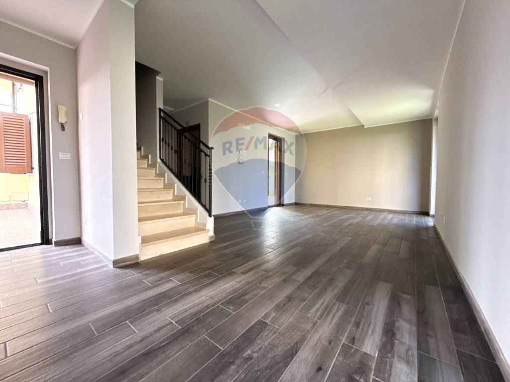 casa indipendente in vendita a Casatenovo in zona Valaperta