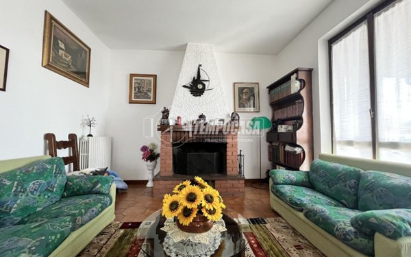 casa indipendente in vendita a Casatenovo