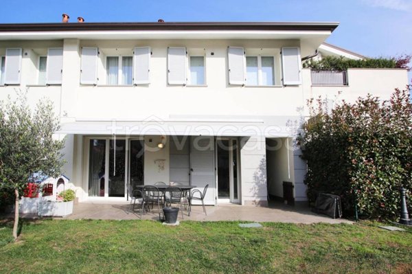 appartamento in vendita a Casatenovo