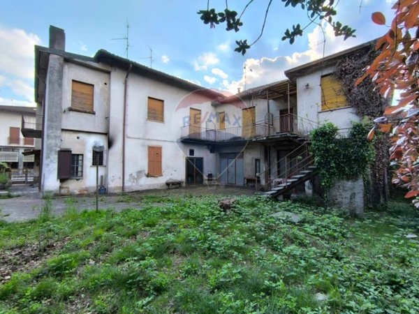 casa indipendente in vendita a Casatenovo