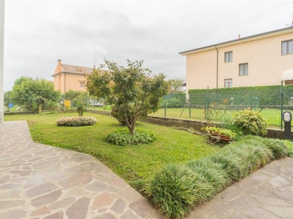 casa indipendente in vendita a Casatenovo
