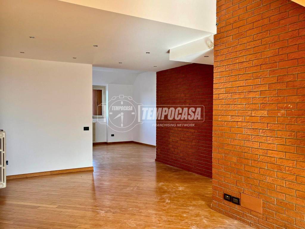 appartamento in vendita a Casatenovo