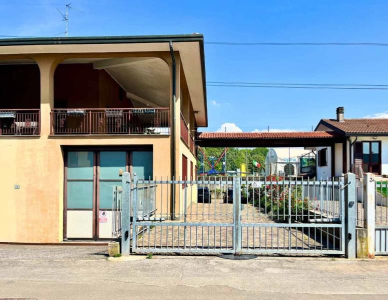 casa indipendente in vendita a Casatenovo