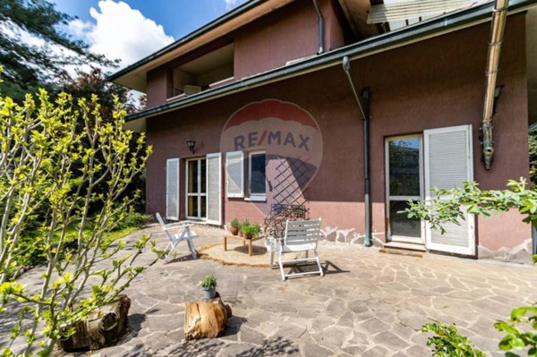 casa indipendente in vendita a Casatenovo