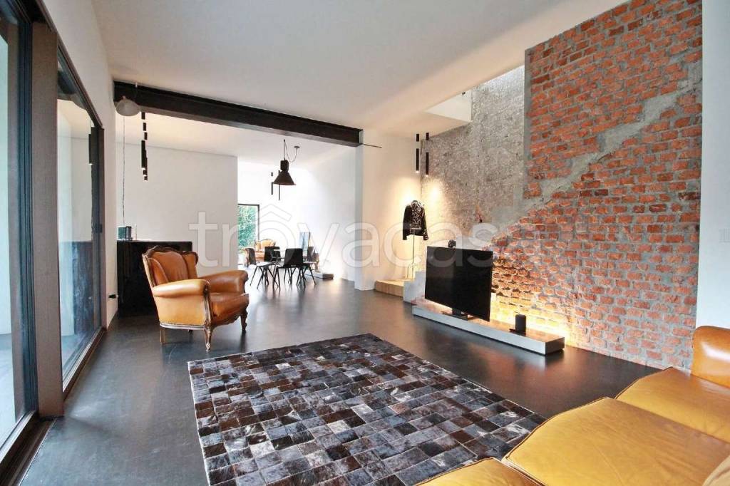 casa indipendente in vendita a Casatenovo