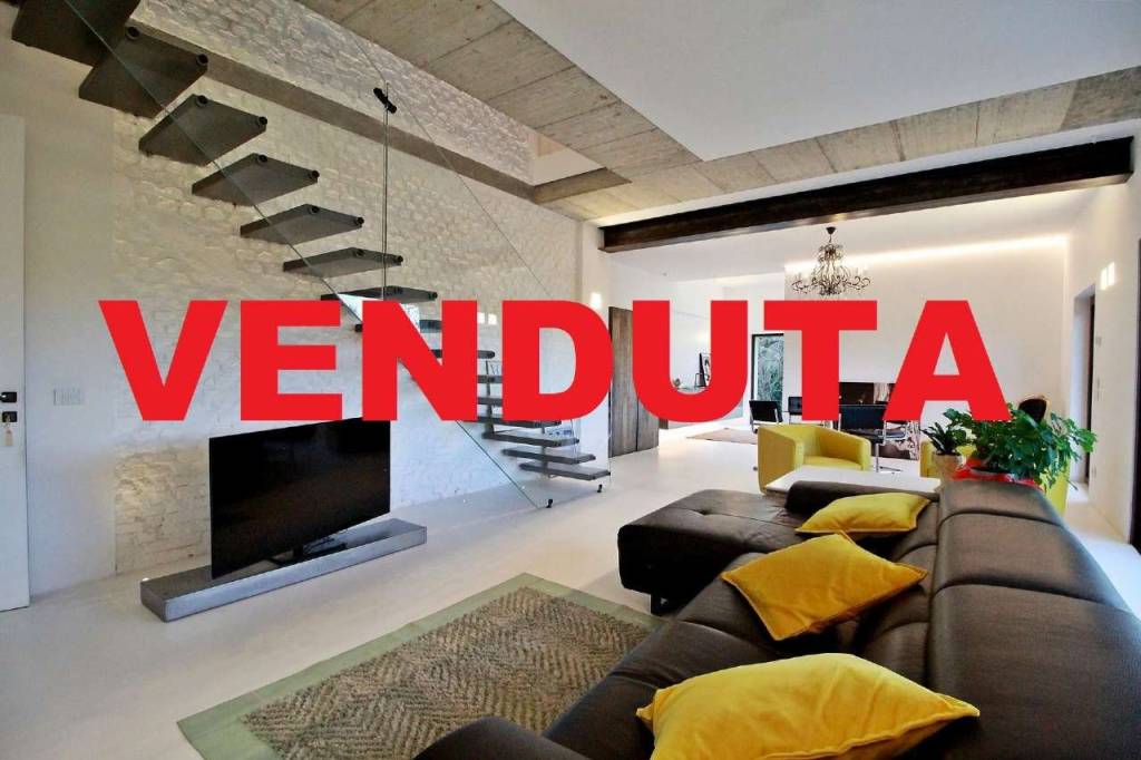 casa indipendente in vendita a Casatenovo