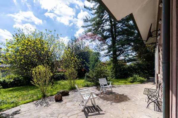 casa indipendente in vendita a Casatenovo