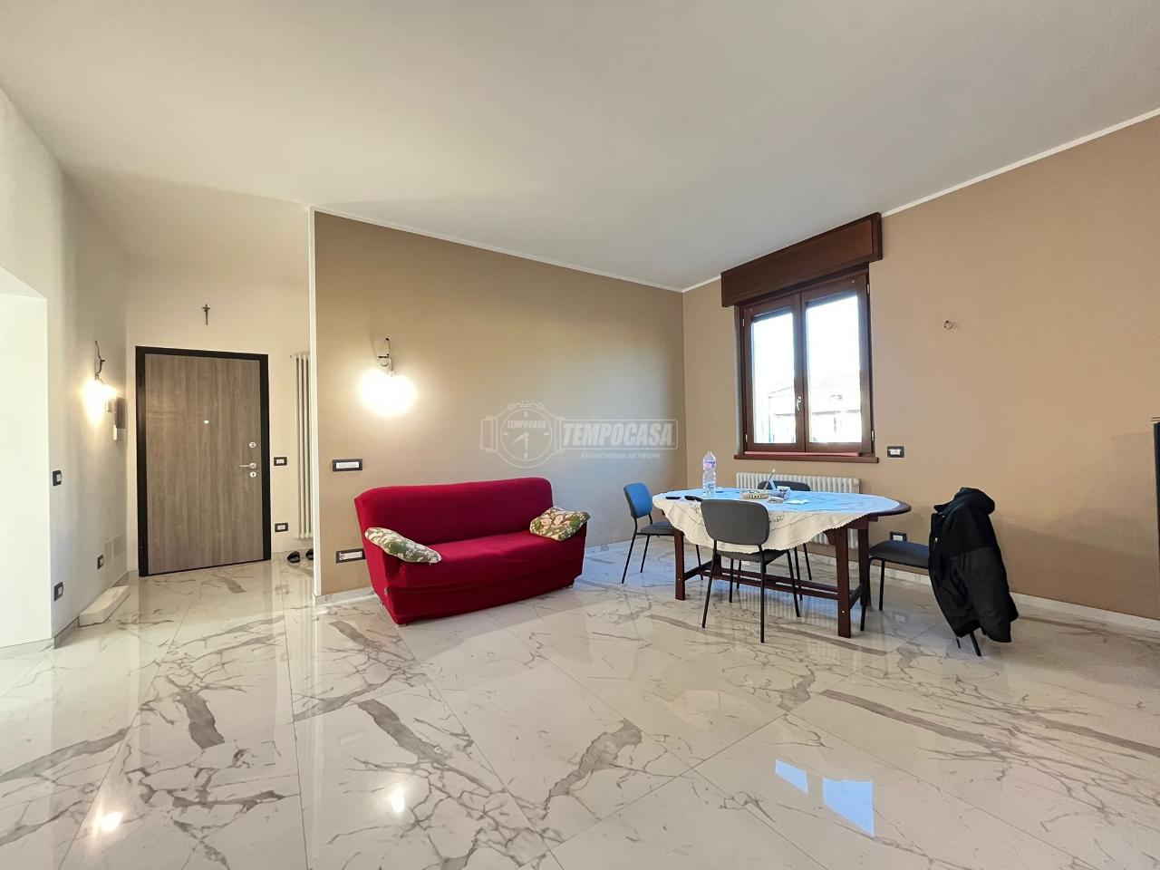 casa indipendente in vendita a Casatenovo in zona Campofiorenzo
